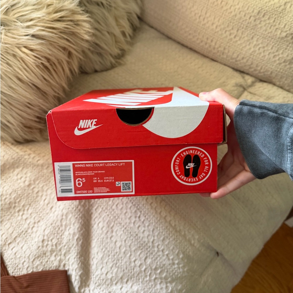 Nike court legacy lift
